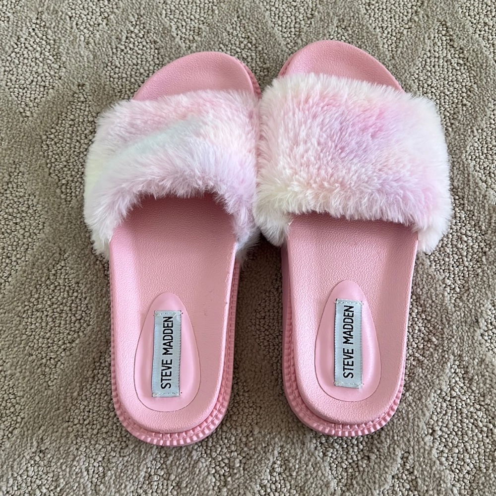Fun steve madden slides!